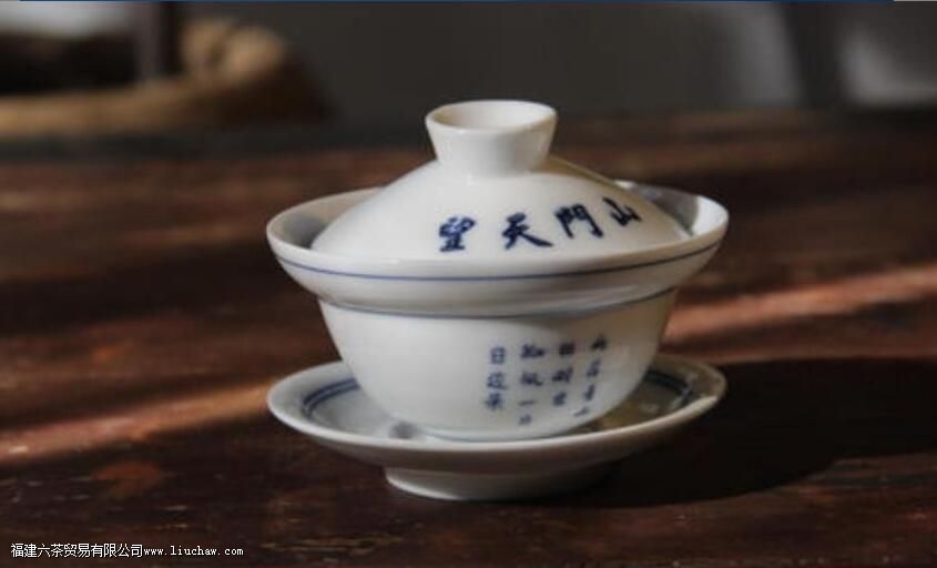 ��Ҷ�����󣬸���ĸ������ƿ����Ǹ���