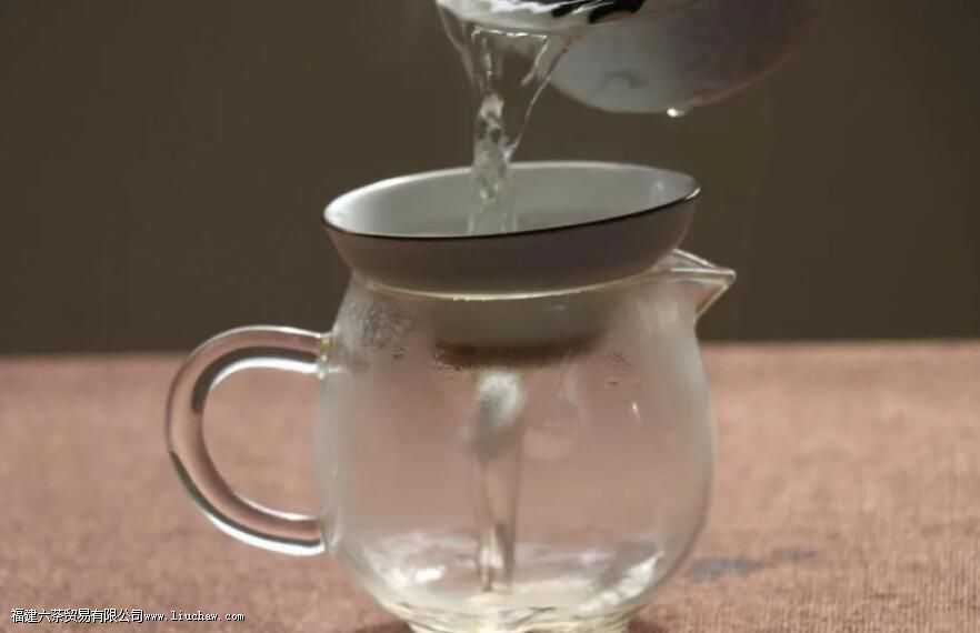 盖碗泡绿茶可以泡几次 盖碗泡绿茶可以泡几次