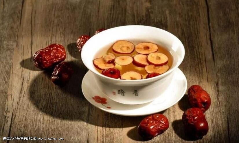 红枣和茶叶能一起泡水喝吗 红枣和茶叶能一起泡水喝吗