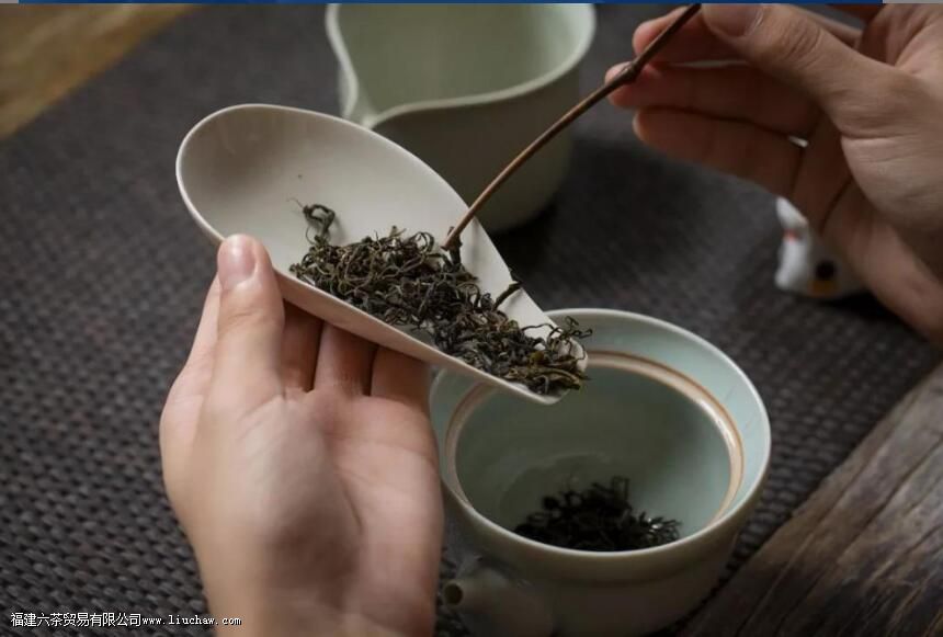 黄茶用多少度的水泡 黄茶用多少度的水泡