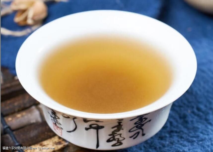 黄芪泡水喝一天的用量是多少 黄芪泡水喝一天的用量是多少