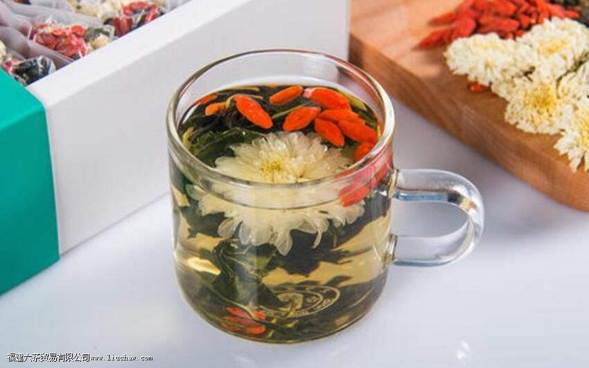 �ջ�����ѹ�Ӣ����һ����ˮ����