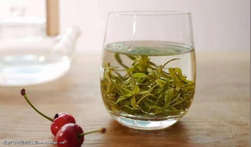 毛峰茶用多少度水泡 毛峰茶用多少度水泡