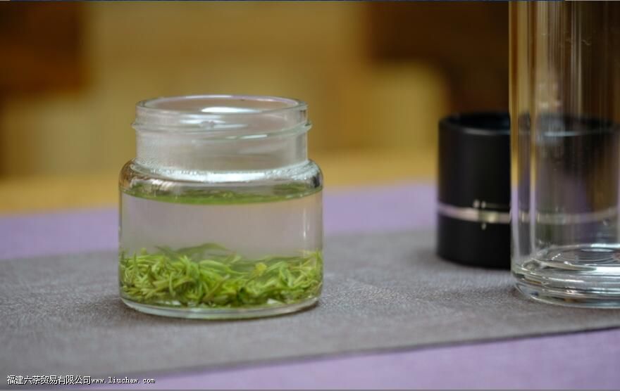 毛尖茶泡出来浑浊好还是清澈好 毛尖茶泡出来浑浊好还是清澈好