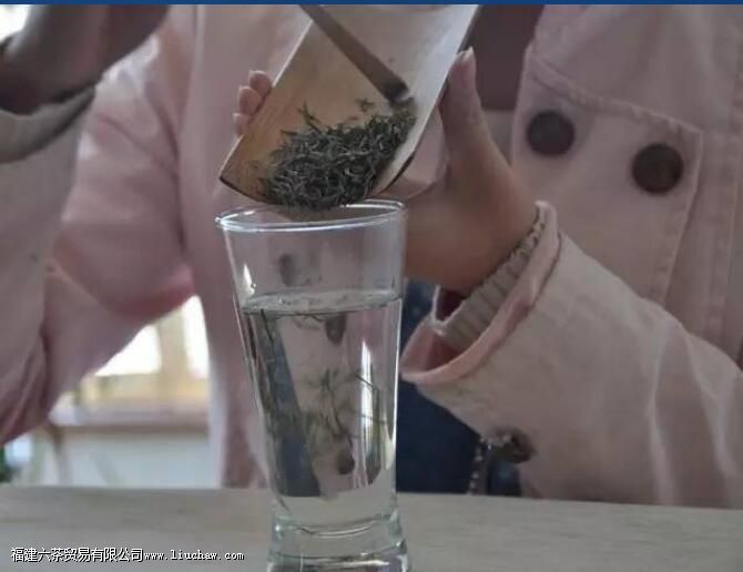 ë���ö��ٶȵ�ˮ�����