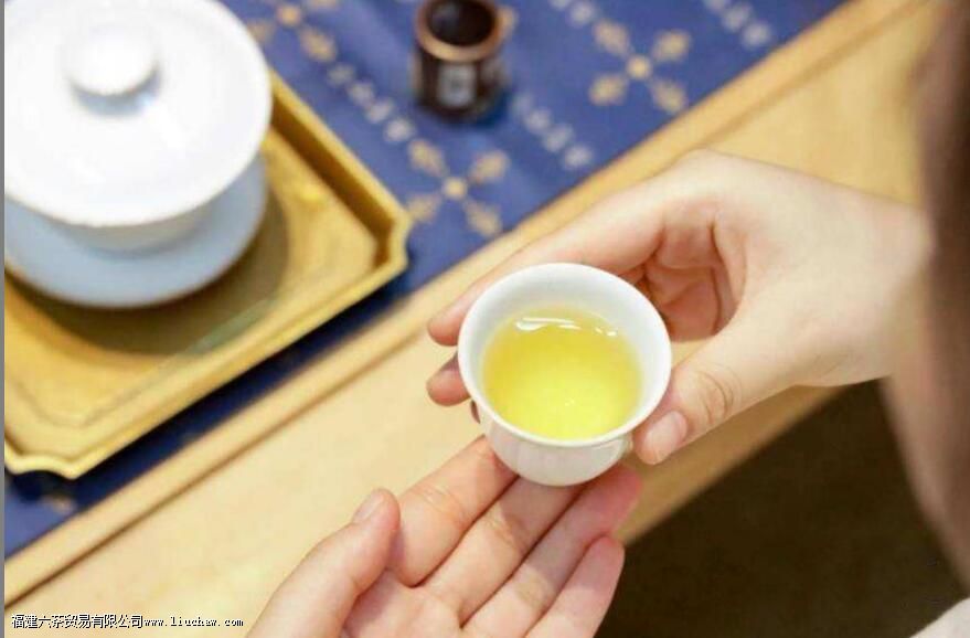 泡茶的五种注水方法,学会秒变高手 泡茶的五种注水方法,学会秒变高手