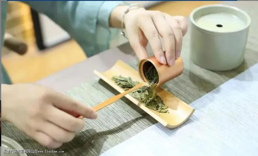 泡茶上投法是怎样的 泡茶上投法是怎样的