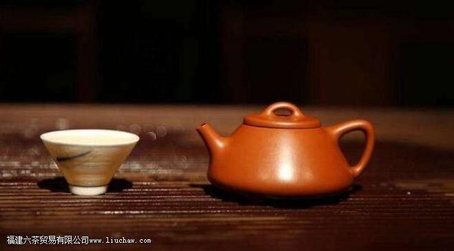 �ݲ��и�����ʪ��֮�֣����ݾ��ǲ���ˮ����ôʪ����