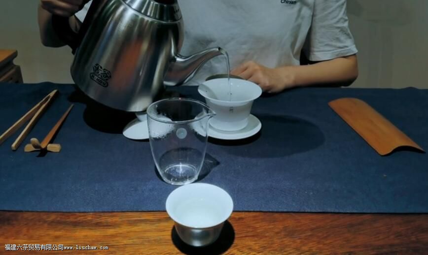 ��ü��ĳ��ݷ����벽��