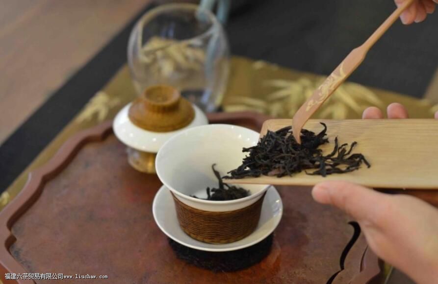 乌龙茶用多少度的水泡 乌龙茶用多少度的水泡