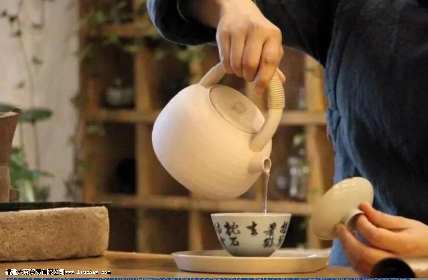 ��Ҷ�ڴ�Ź����У����׷�������Щ�仯