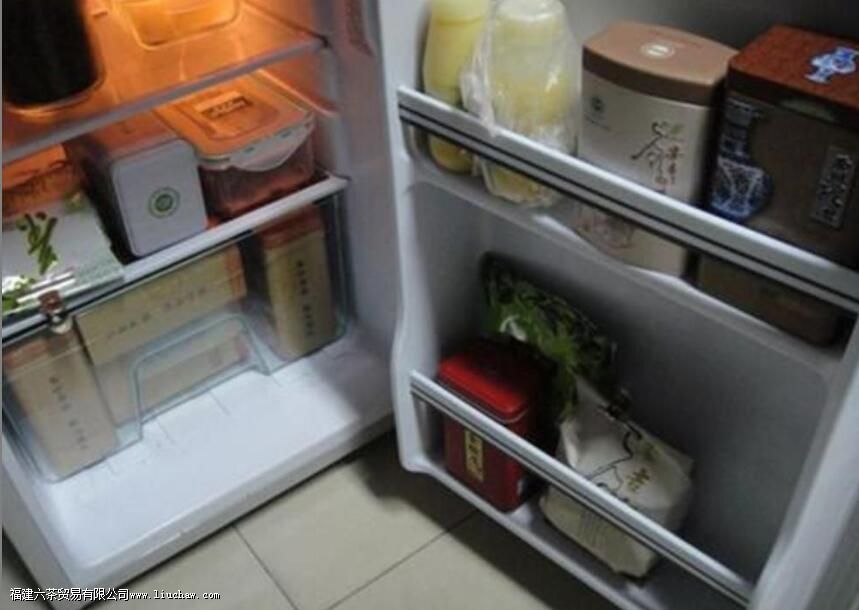 �������б���������