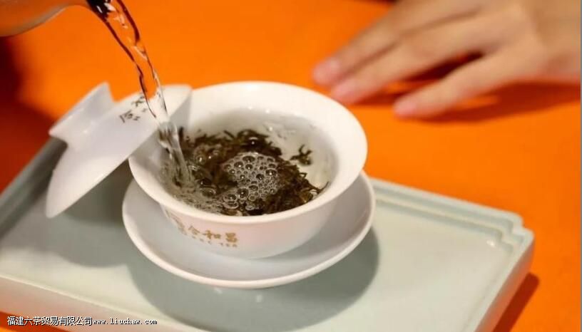 �����ݲ�Ҷ�ĸ�����