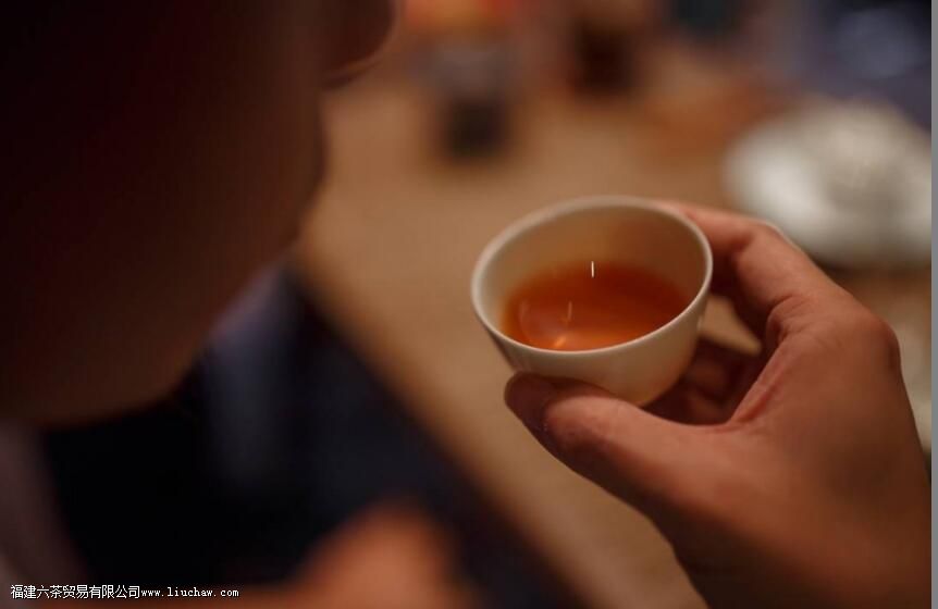 喝浓茶可以解酒吗 喝浓茶可以解酒吗