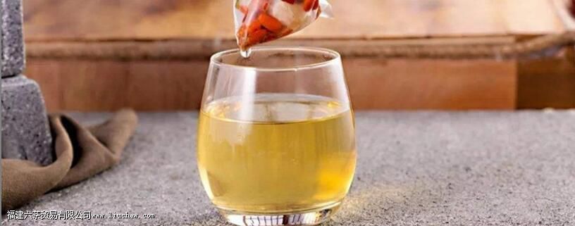 红枣枸杞菊花玫瑰花茶的功效与作用 红枣枸杞菊花玫瑰花茶的功效与作用