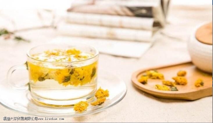 菊花泡水喝的禁忌 菊花泡水喝的禁忌