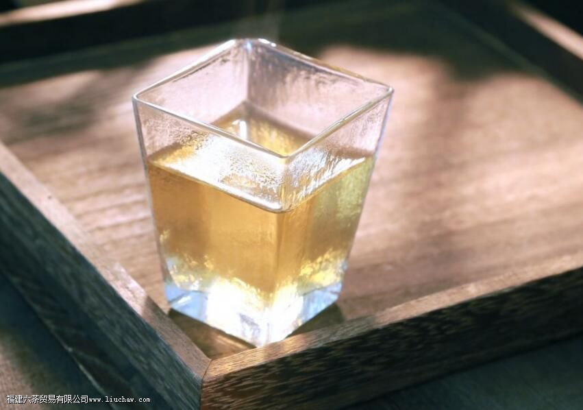 没吃饭可以喝乌龙茶 没吃饭可以喝乌龙茶