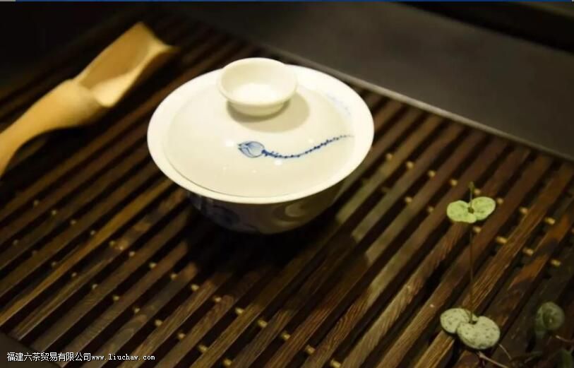 白瓷盖碗的由来 白瓷盖碗的由来