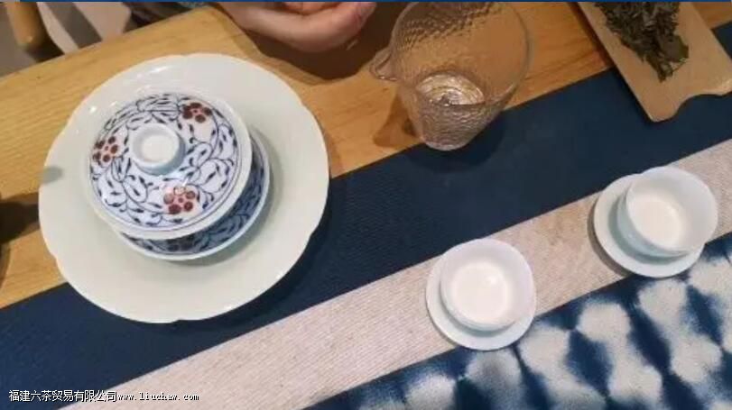 白瓷盖碗的由来 白瓷盖碗的由来