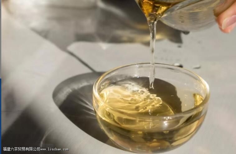 杯盏虽小可啜香 杯盏虽小可啜香