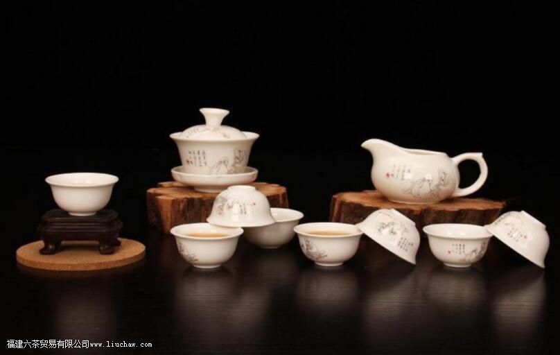 茶具十二件都有什么 茶具十二件都有什么