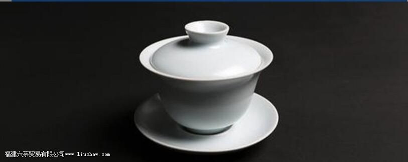 盖碗和紫砂壶泡茶的口感区别 盖碗和紫砂壶泡茶的口感区别