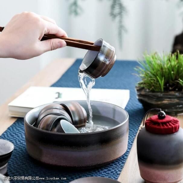 ��ˮ�Ͳ�ϴ��ʲô����