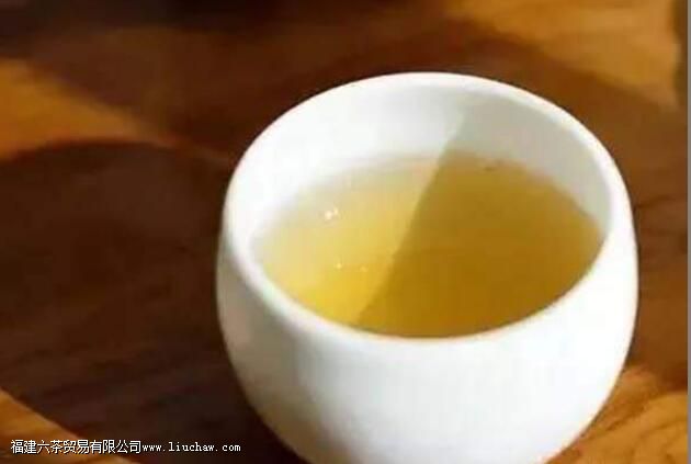 泡茶时茶杯大小有讲究? 泡茶时茶杯大小有讲究?