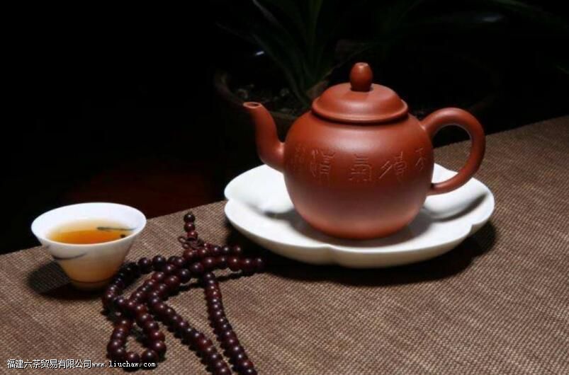 泡茶用陶瓷的好还是紫砂壶好 泡茶用陶瓷的好还是紫砂壶好