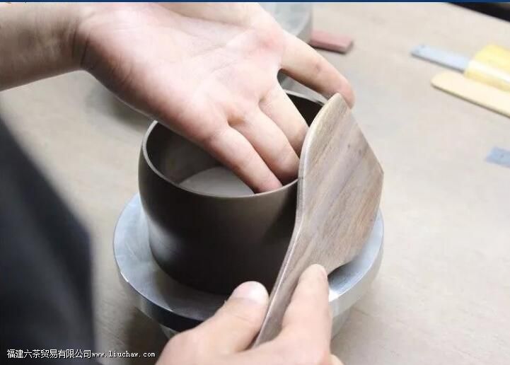 什么是全手工?如何理解全手工紫砂壶 什么是全手工?如何理解全手工紫砂壶