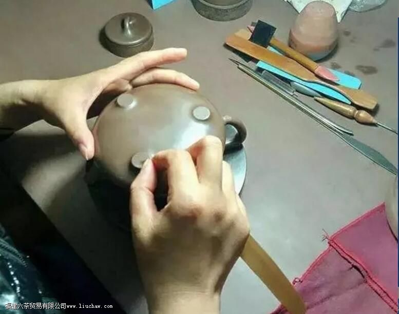 什么是全手工?如何理解全手工紫砂壶 什么是全手工?如何理解全手工紫砂壶