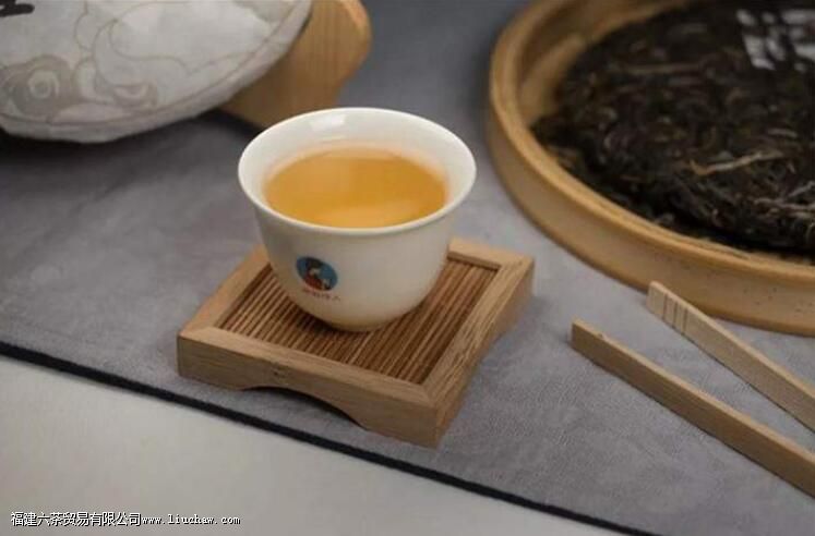 在一杯茶里感受茶碗之美 在一杯茶里感受茶碗之美