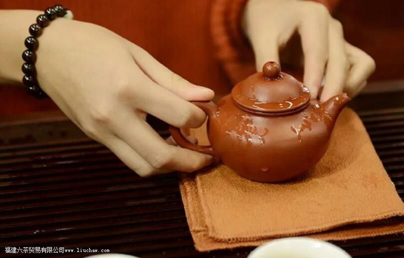 紫砂壶的特点是什么 紫砂壶的特点是什么