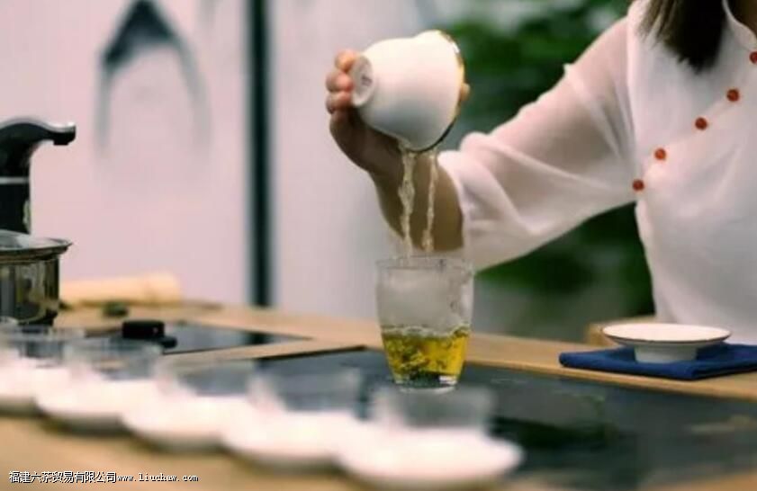 �����ǻۣ����²�ָ�𣬷��¶��ο