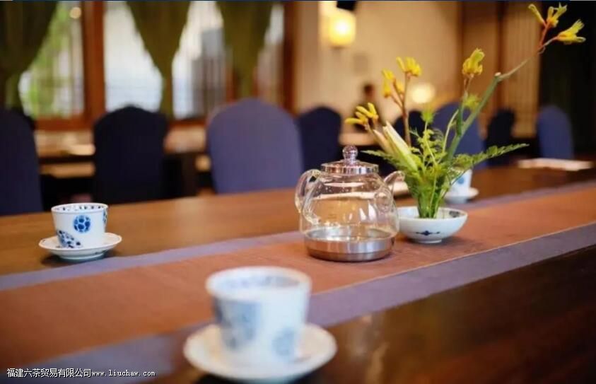 �����ǻۣ����²�ָ�𣬷��¶��ο