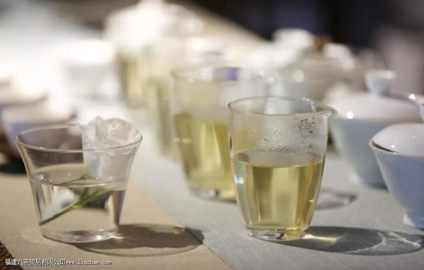 倒茶倒几分满 倒茶倒几分满