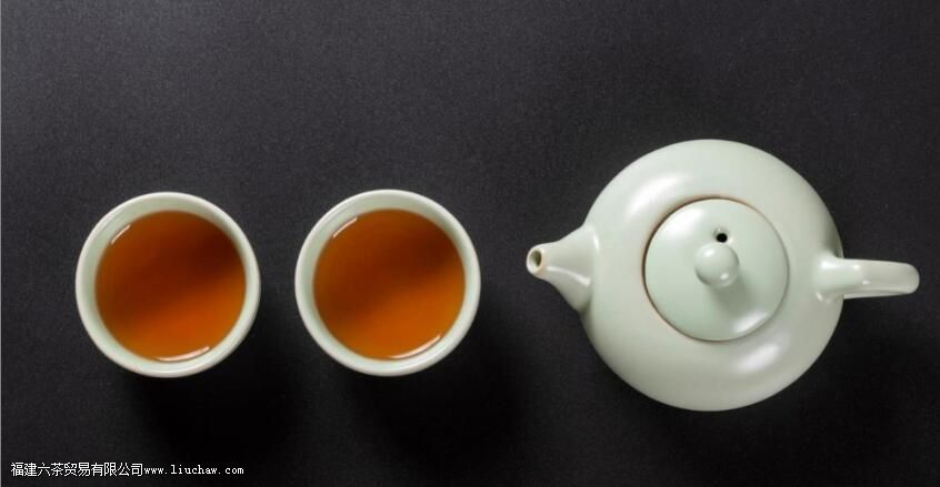 倒酒倒茶倒几分满 倒酒倒茶倒几分满