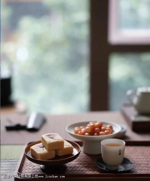 �Դ�����ҪԲ�ڣ����Լ�Ҫ���ݡ�����