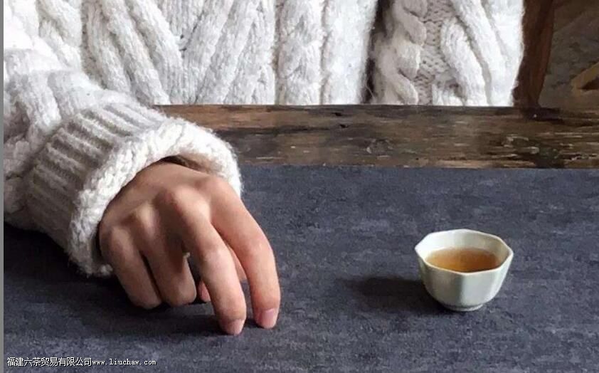 喝完茶反扣茶杯是什么意思 喝完茶反扣茶杯是什么意思