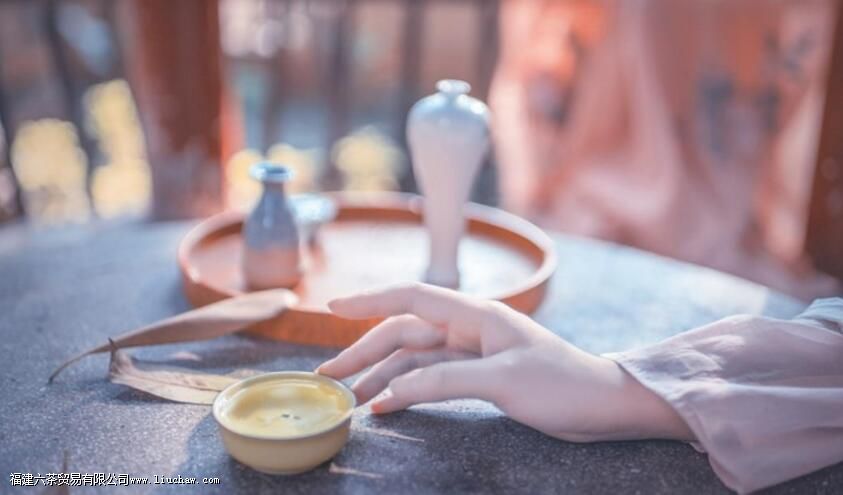 ����ǡ��һյ�裬��ˬ��ɬ����֮