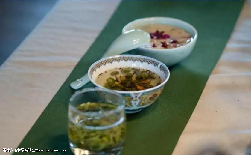 ��������ʲô����Щ��ɫ