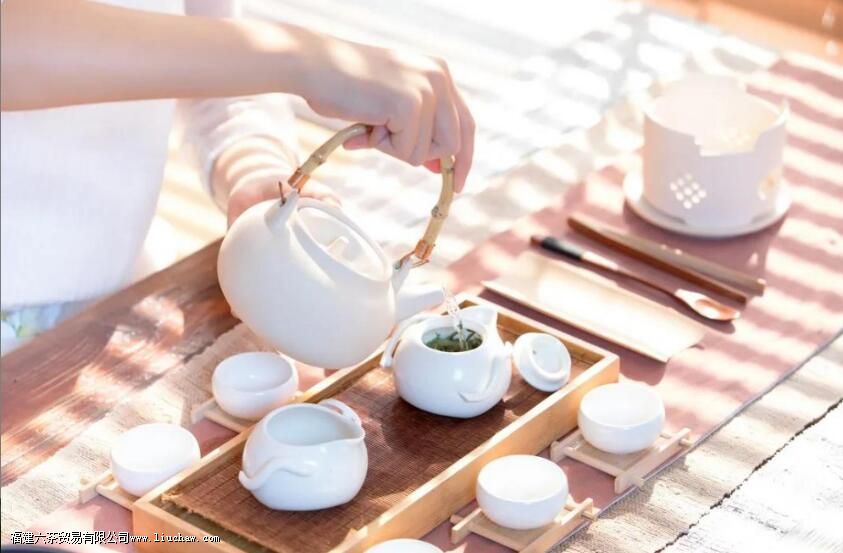 ������裺ǳ��������ϸƷŨ��