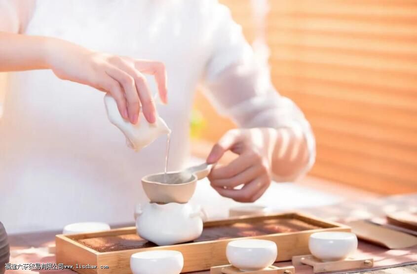 ������裺ǳ��������ϸƷŨ��