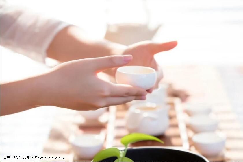 ������裺ǳ��������ϸƷŨ��