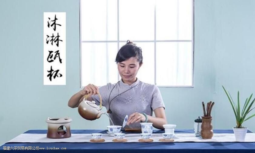乌龙茶茶艺冲泡流程 乌龙茶茶艺冲泡流程