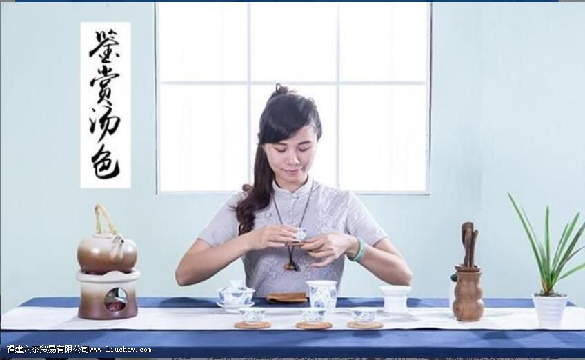 乌龙茶茶艺冲泡流程 乌龙茶茶艺冲泡流程