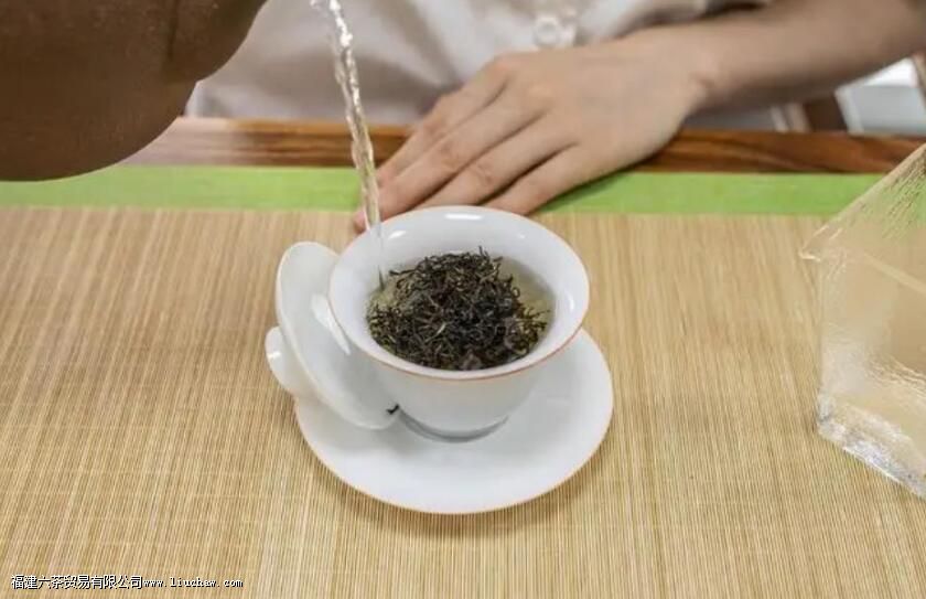 斟茶礼仪是哪些 斟茶礼仪是哪些