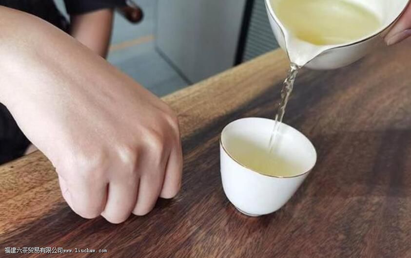 斟茶礼仪是哪些 斟茶礼仪是哪些