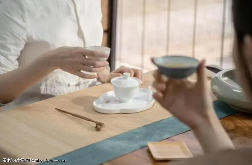 斟茶礼仪是哪些 斟茶礼仪是哪些