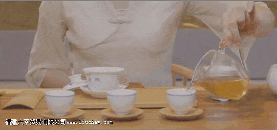 斟茶礼仪是哪些 斟茶礼仪是哪些